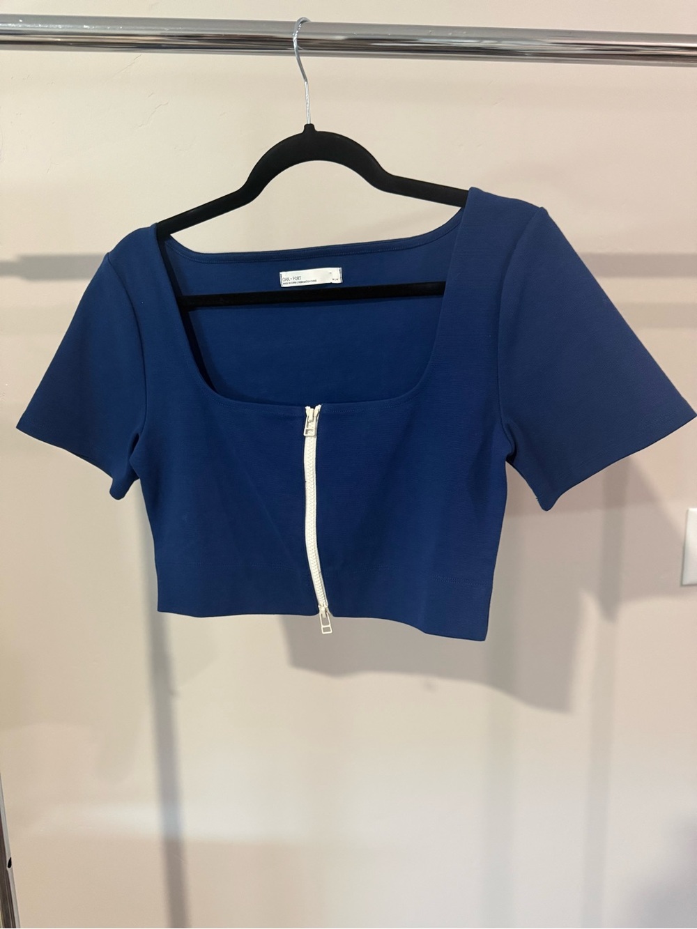 NWOT OAK + FORT Navy Square-Neck Zip-Front Crop Top